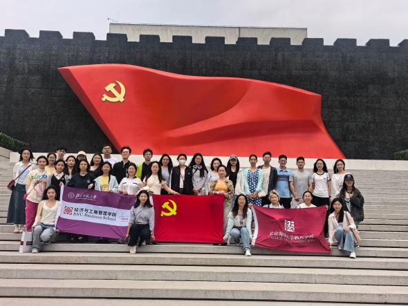 党日活动集体照2